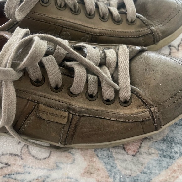 Burberry Low Top Leather Sneakers - Picture 12 of 16